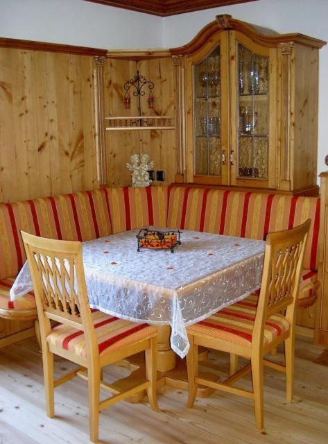 Ferienwohnung Schossleitner - Der Wohlfuehl-Ansitz Am Wolfgangsee Mit Weitblick سانكت جيلجن المظهر الخارجي الصورة