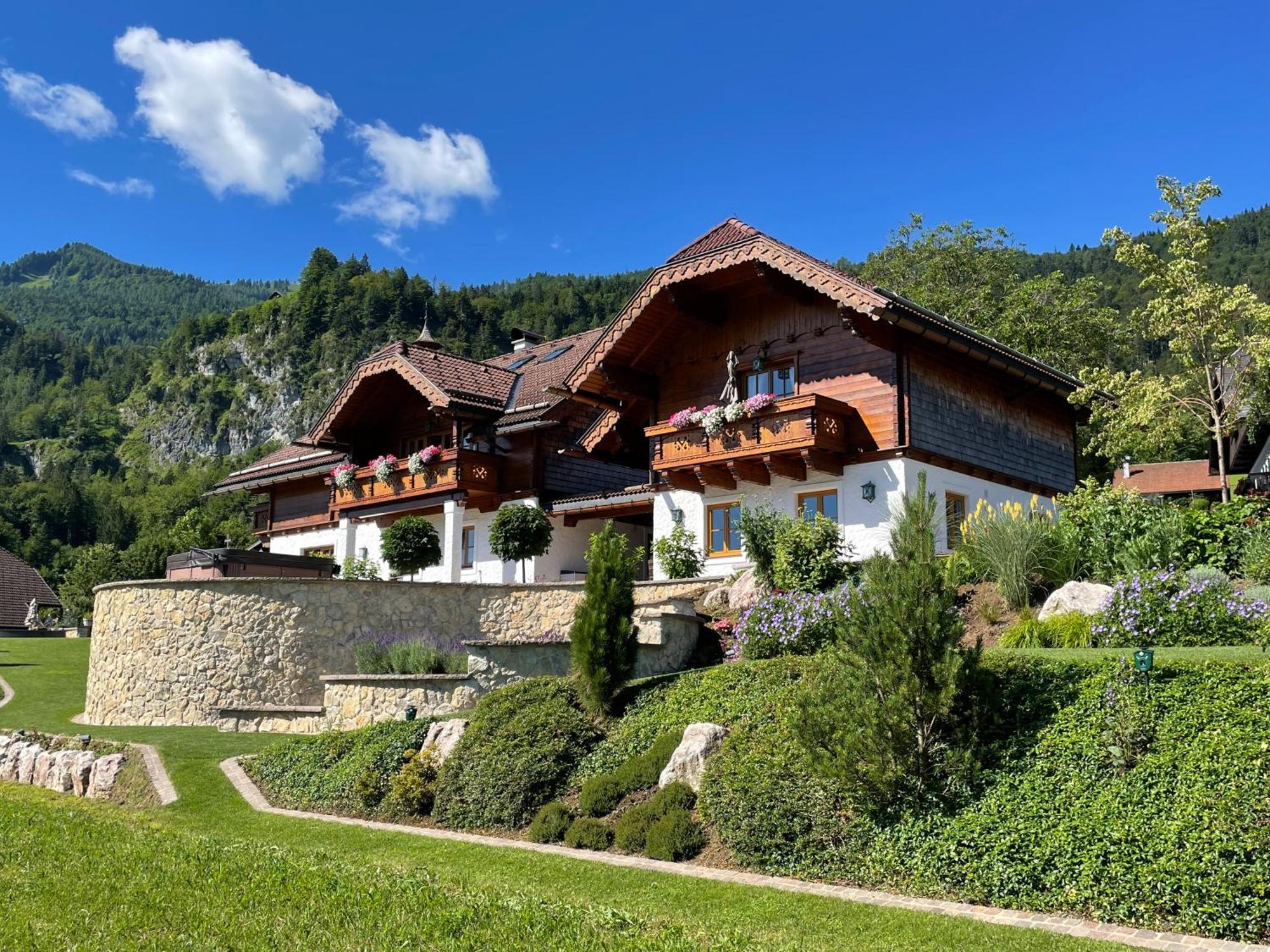 Ferienwohnung Schossleitner - Der Wohlfuehl-Ansitz Am Wolfgangsee Mit Weitblick سانكت جيلجن المظهر الخارجي الصورة