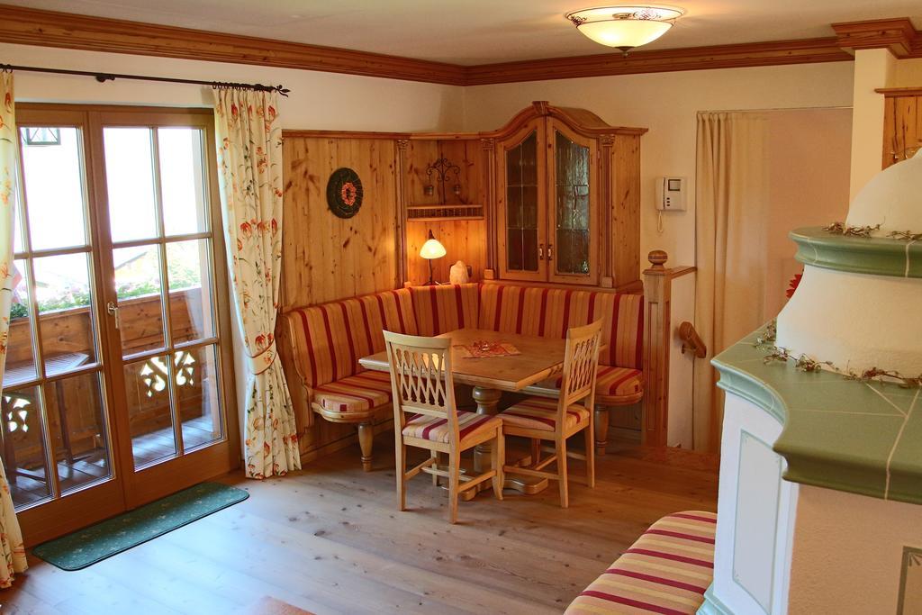Ferienwohnung Schossleitner - Der Wohlfuehl-Ansitz Am Wolfgangsee Mit Weitblick سانكت جيلجن الغرفة الصورة