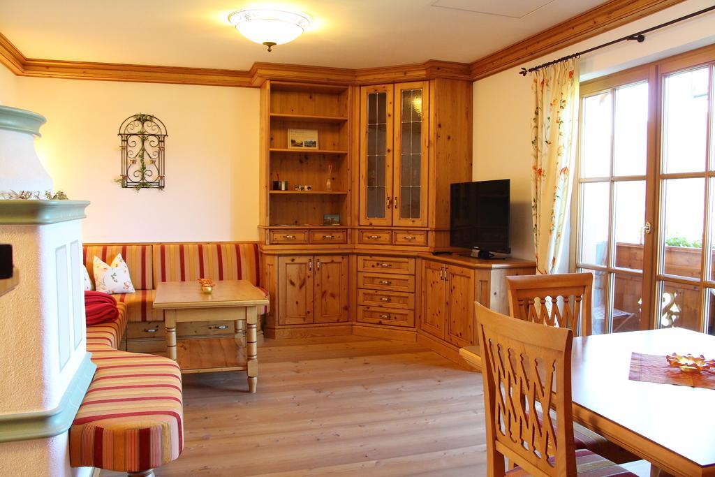 Ferienwohnung Schossleitner - Der Wohlfuehl-Ansitz Am Wolfgangsee Mit Weitblick سانكت جيلجن الغرفة الصورة